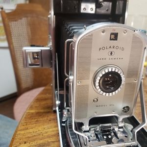 A Polaroid instant camera for 1950's.....